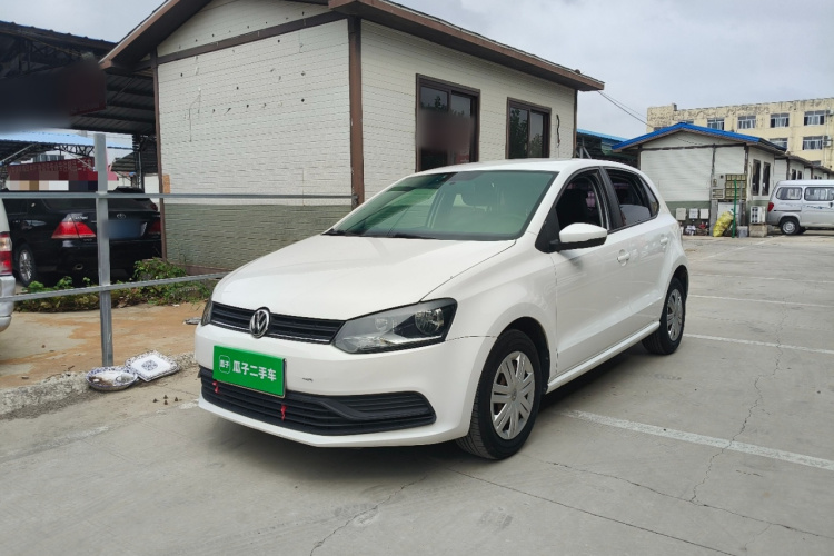Volkswagen Polo 2019 car image #2