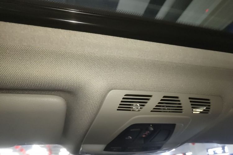 BMW 3 Series 2017 car image #18
