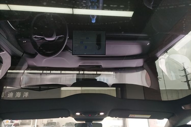 MI SU7 2025 car image #18