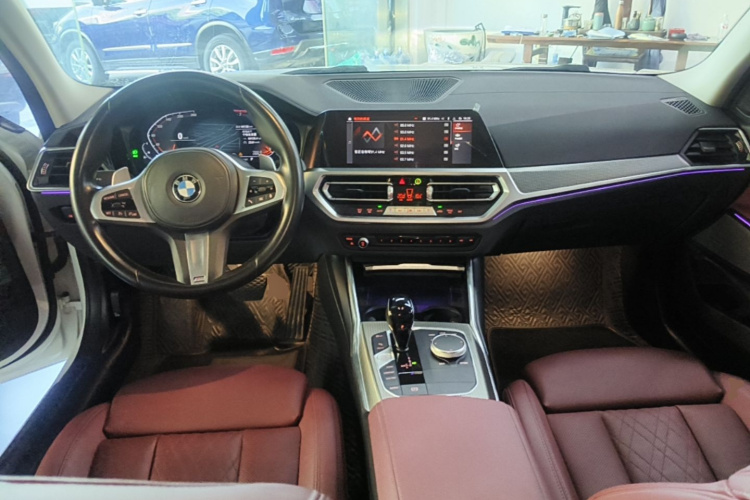 BMW 3 Series 2022 car image #11