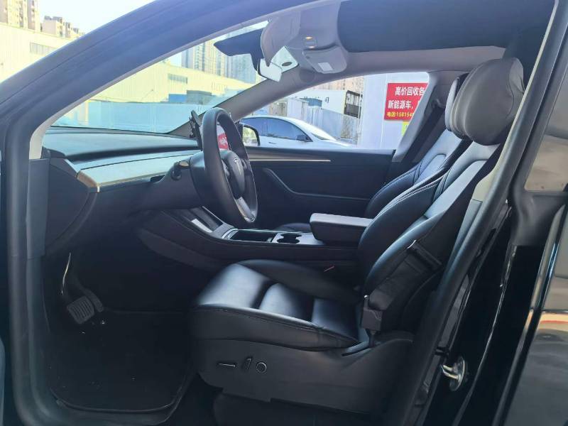 Tesla Model Y 2022 car image #3