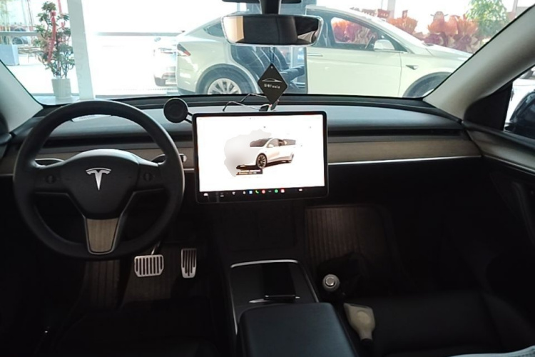 Tesla Model Y 2022 #10 Tesla Model Y 2022 car image #10