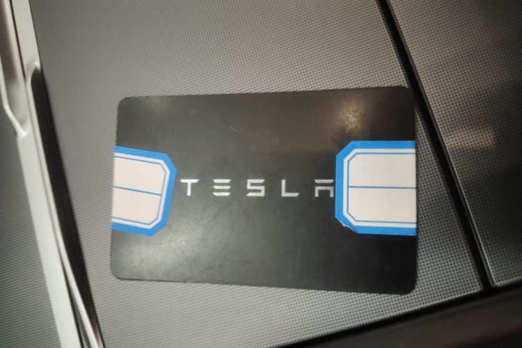 Tesla Model Y 2025 car image #9