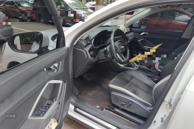 Audi Q3 2021 car image #18