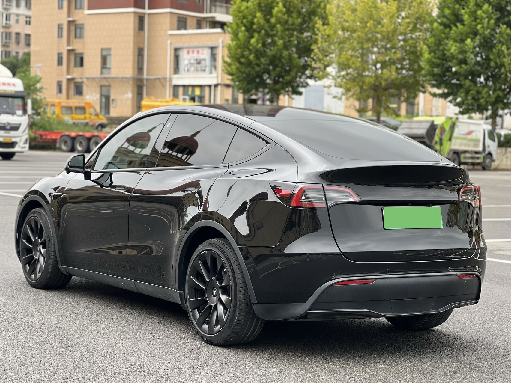 Tesla Model Y 2021 car image #9
