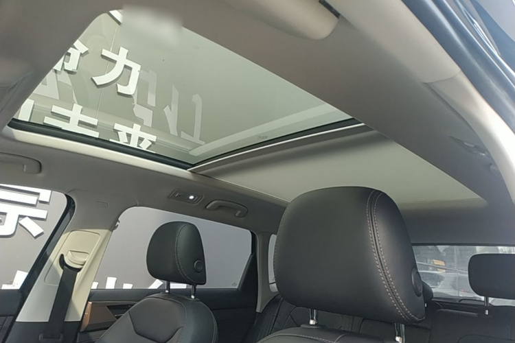 Volkswagen Tharu 2023 car image #18