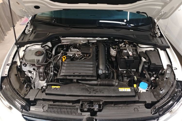 Volkswagen Golf 2024 car image #20