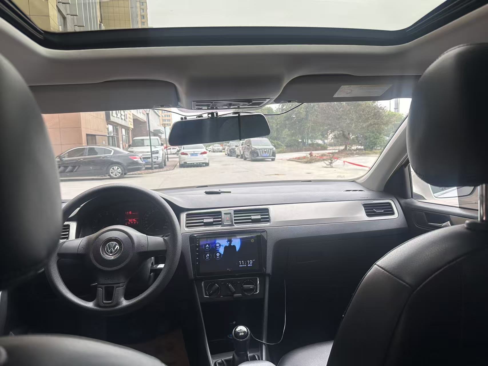 Volkswagen Santana 2015 car image #9