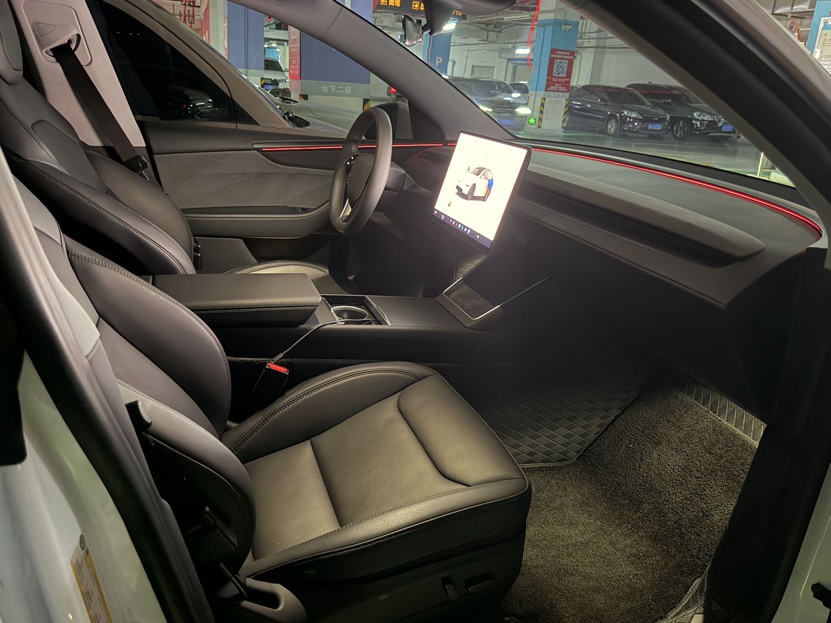 Tesla Model Y 2025 #7 Tesla Model Y 2025 car image #7