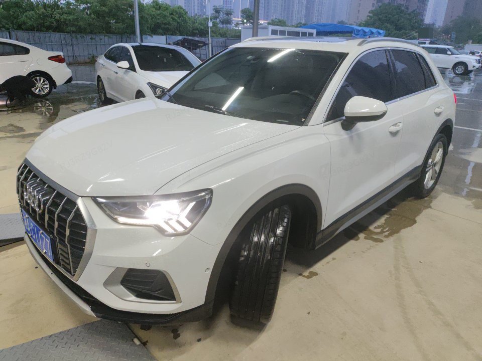 Audi Q3 2022 car image 