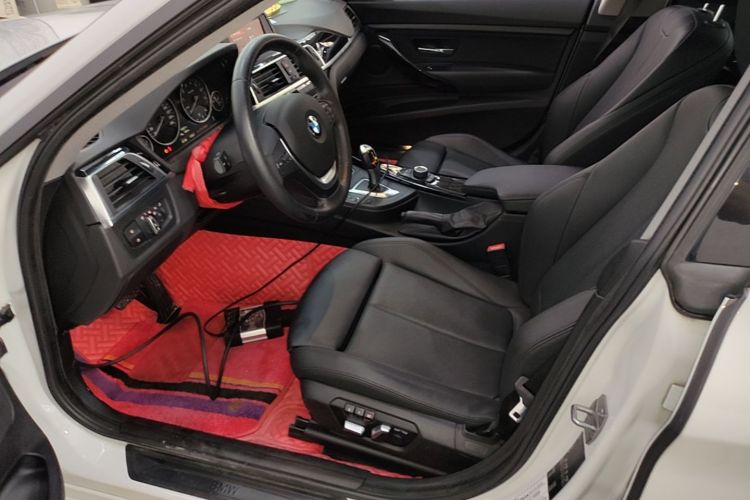 BMW 3 Series GT 2018 car image #15