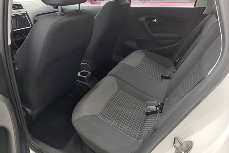 Volkswagen Polo 2018 car image #19