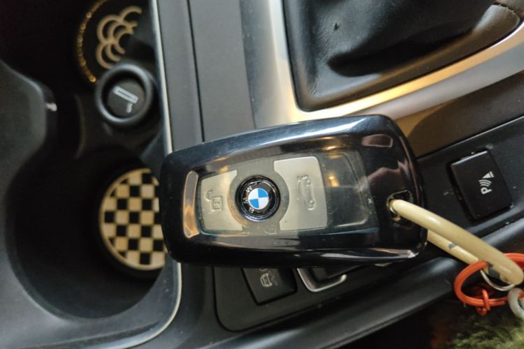 BMW 3 Series 2018 #14 BMW 3 Series 2018 car image #14