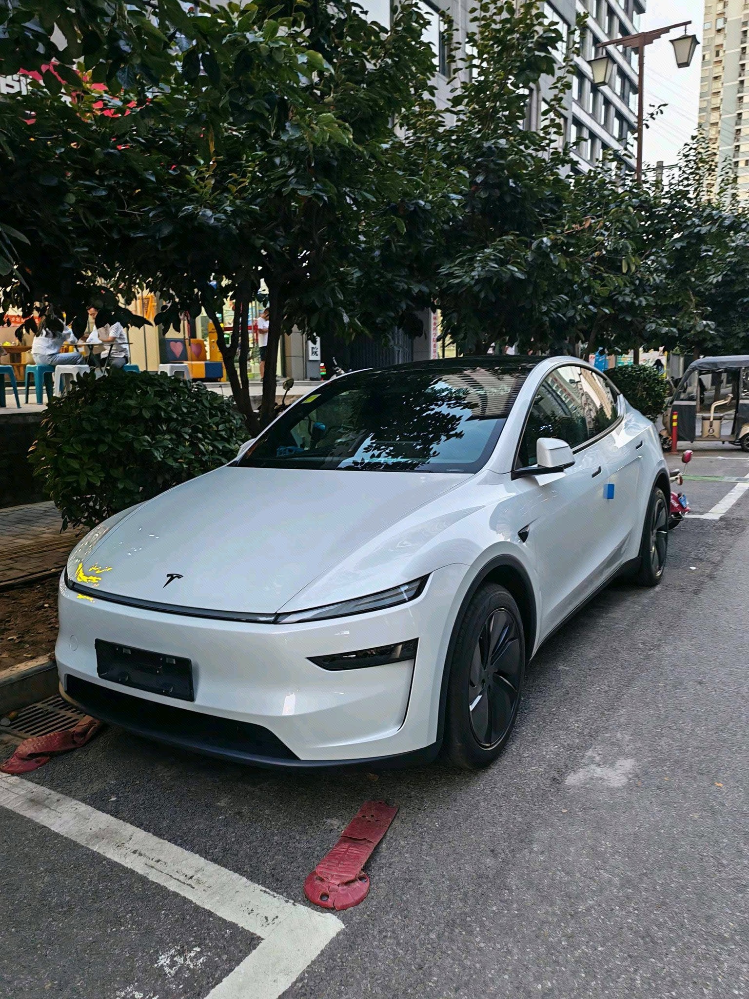 Tesla Model Y 2026 car image 