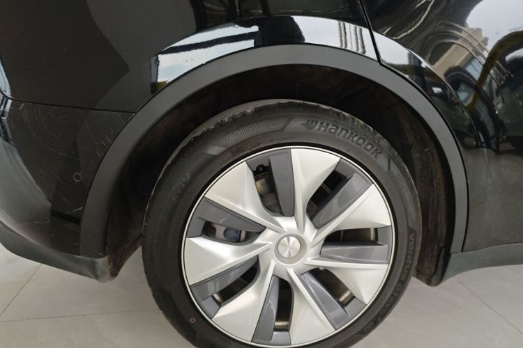 Tesla Model Y 2023 #10 Tesla Model Y 2023 car image #10