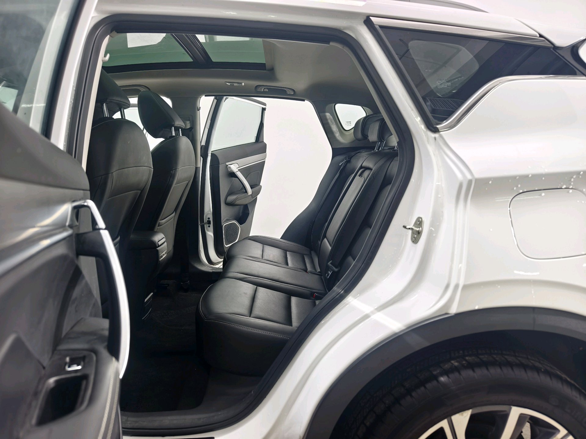GEELY Coolray 2020 car image #9