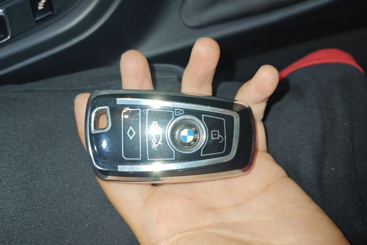 BMW 3 Series 2017 car image #9