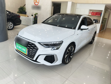 Audi A3 2024 immagine di auto 