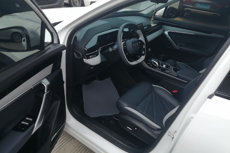 GEELY Boyue L 2023 car image #12
