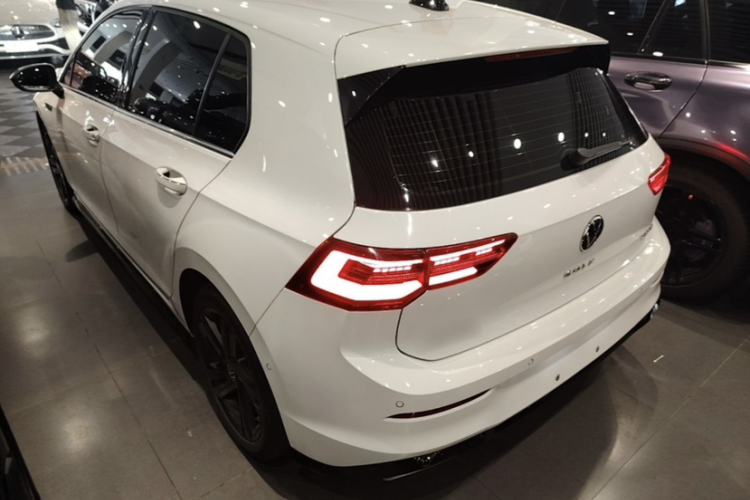 Volkswagen Golf 2021 car image #5