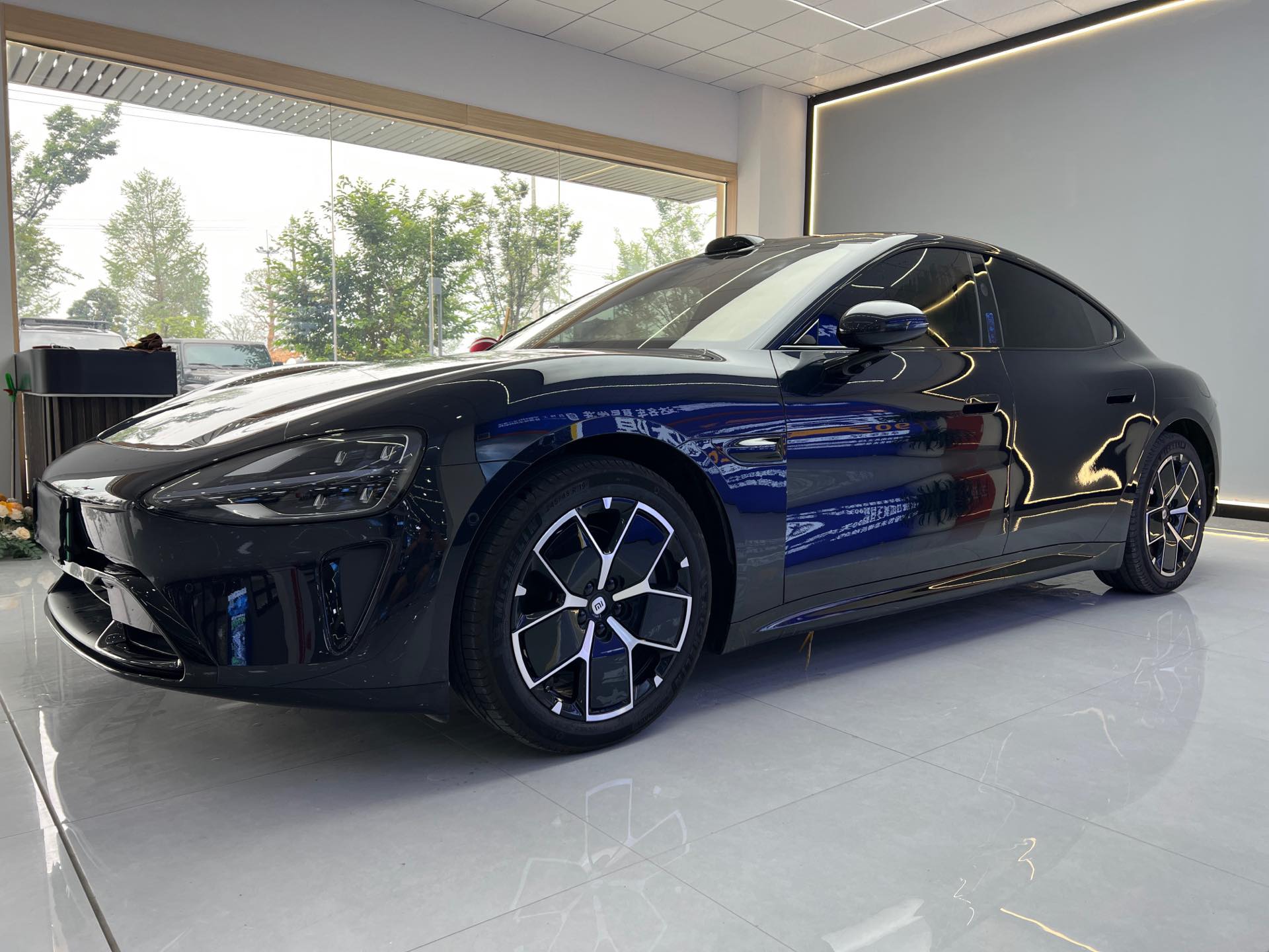 MI SU7 2025 car image 