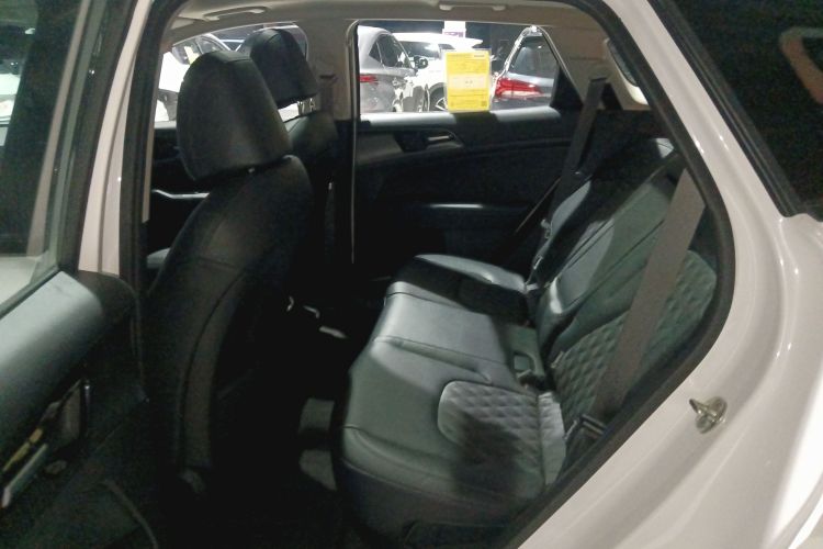 起亚 狮铂拓界 2022 汽车图片 #17