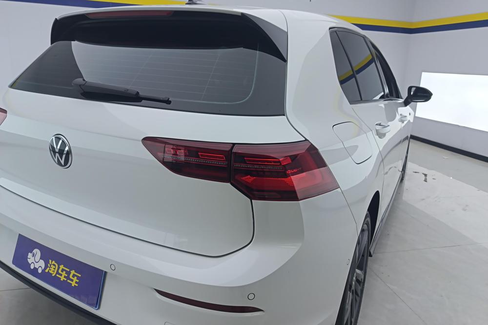 Volkswagen Golf 2024 car image #12