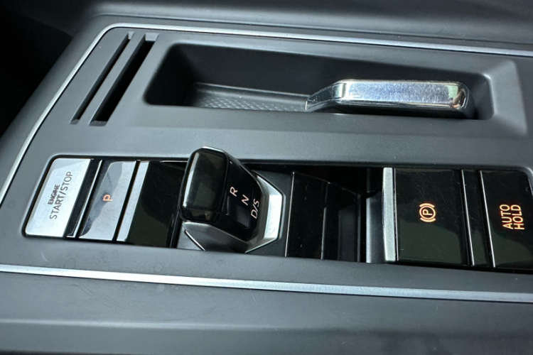 Volkswagen Golf 2021 car image #17