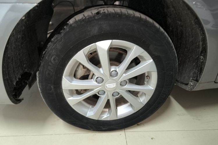 GEELY Emgrand 2021 car image #3
