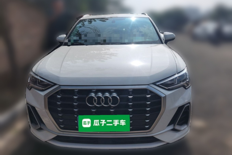 Audi Q3 2023 car image #3
