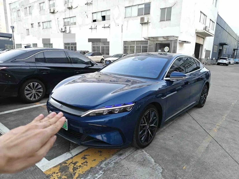 BYD Han 2023 immagine di auto 