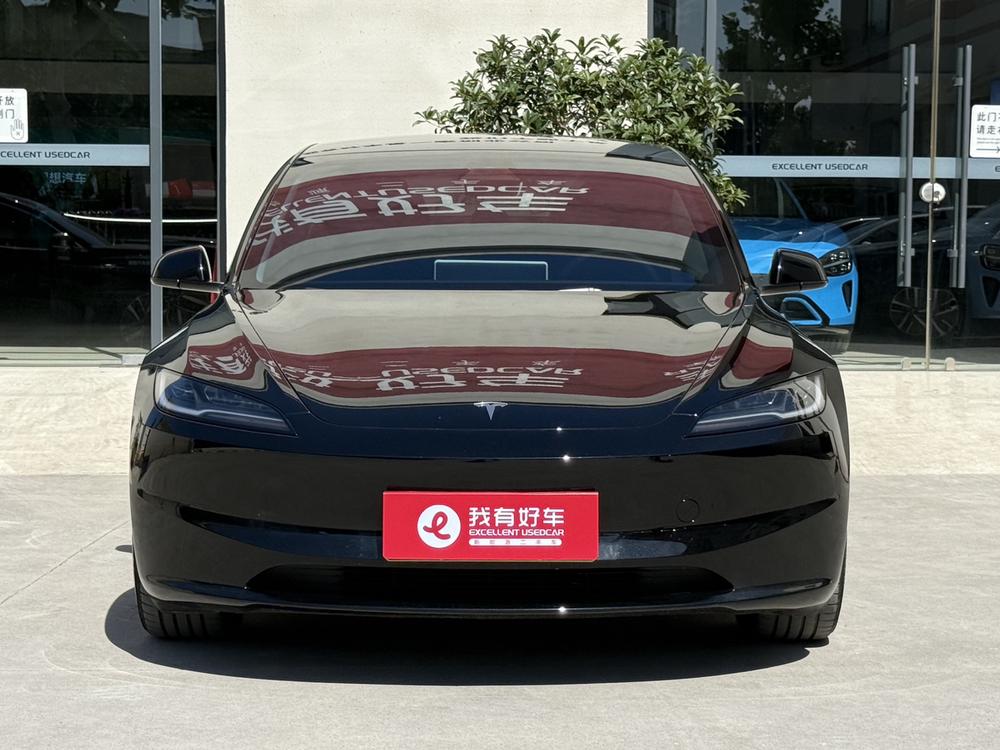Tesla Model 3 2025 car image #2