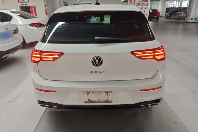Volkswagen Golf 2023 car image #6