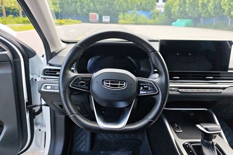 GEELY Emgrand 2024 #16 GEELY Emgrand 2024 car image #16