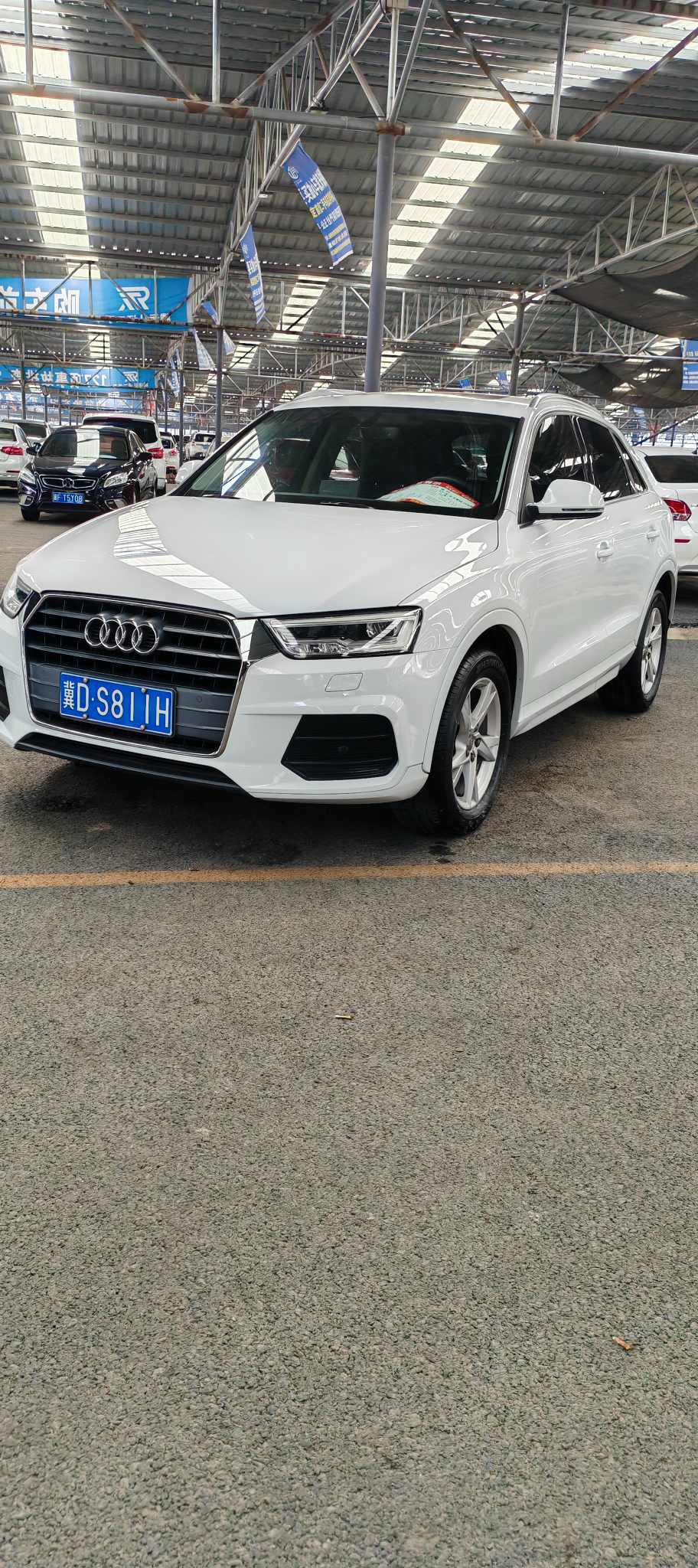 2019 immagine di auto 