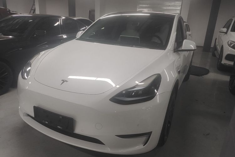 Tesla Model Y 2023 #2 Tesla Model Y 2023 car image #2
