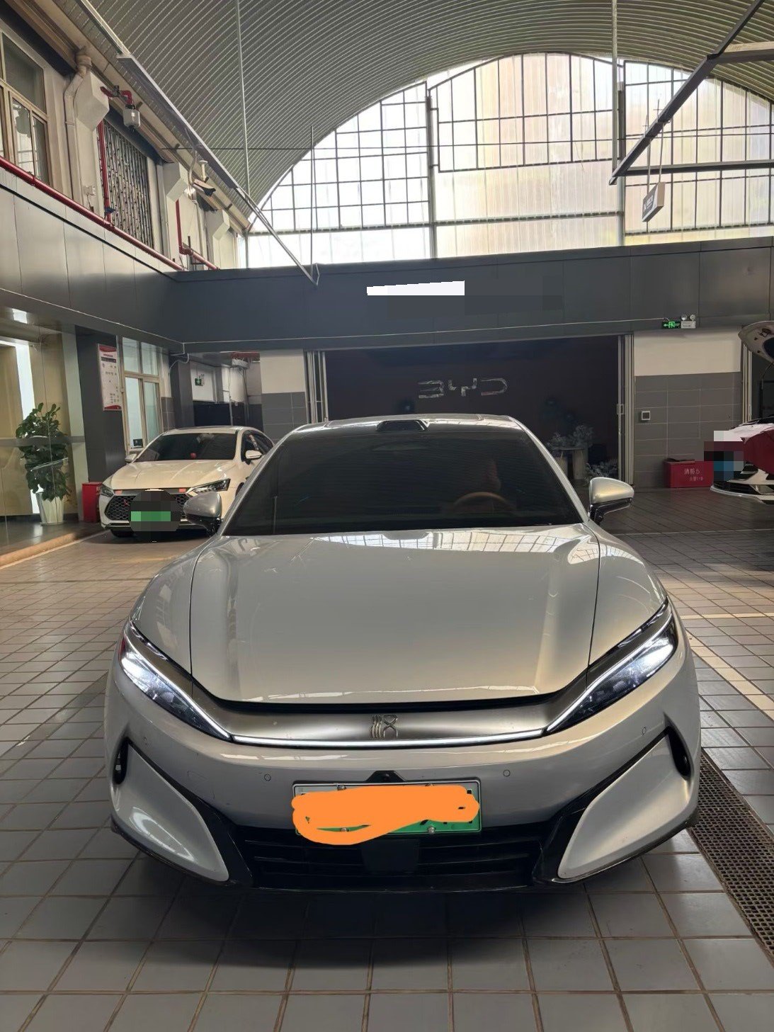 BYD HanL 2025 #2 BYD HanL 2025 car image #2