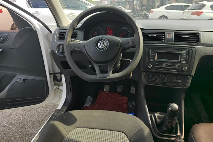 Volkswagen Santana 2017 car image #11