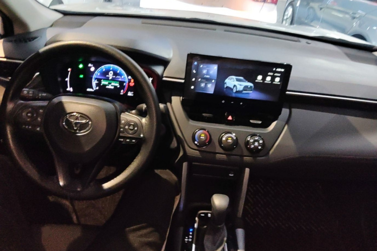 Toyota Corolla Cross 2024 image de voiture #10