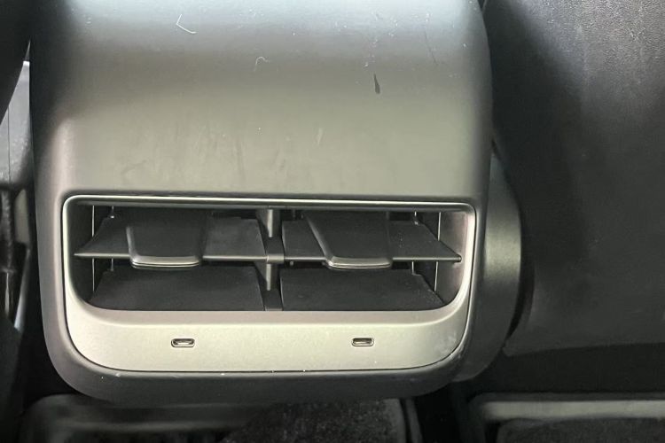 Tesla Model 3 2021 car image #12