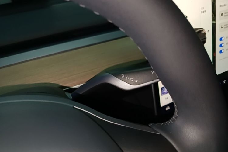 Tesla Model Y 2023 #14 Tesla Model Y 2023 car image #14