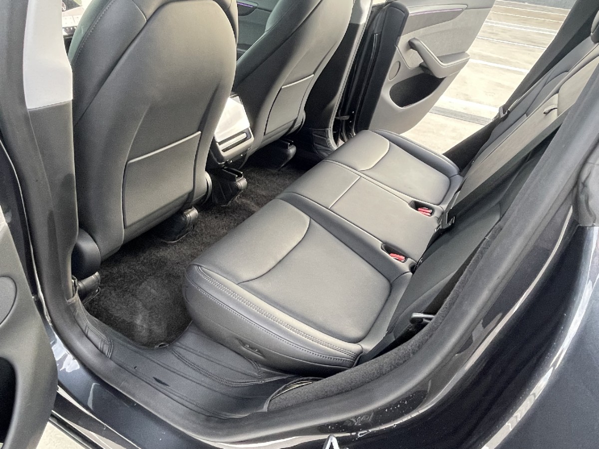 Tesla Model Y 2025 #7 Tesla Model Y 2025 car image #7