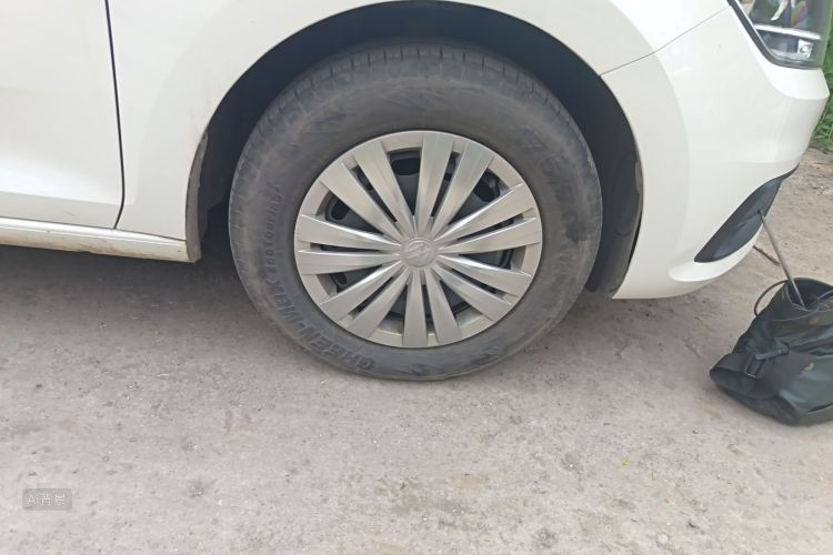 Volkswagen Santana 2022 car image #9