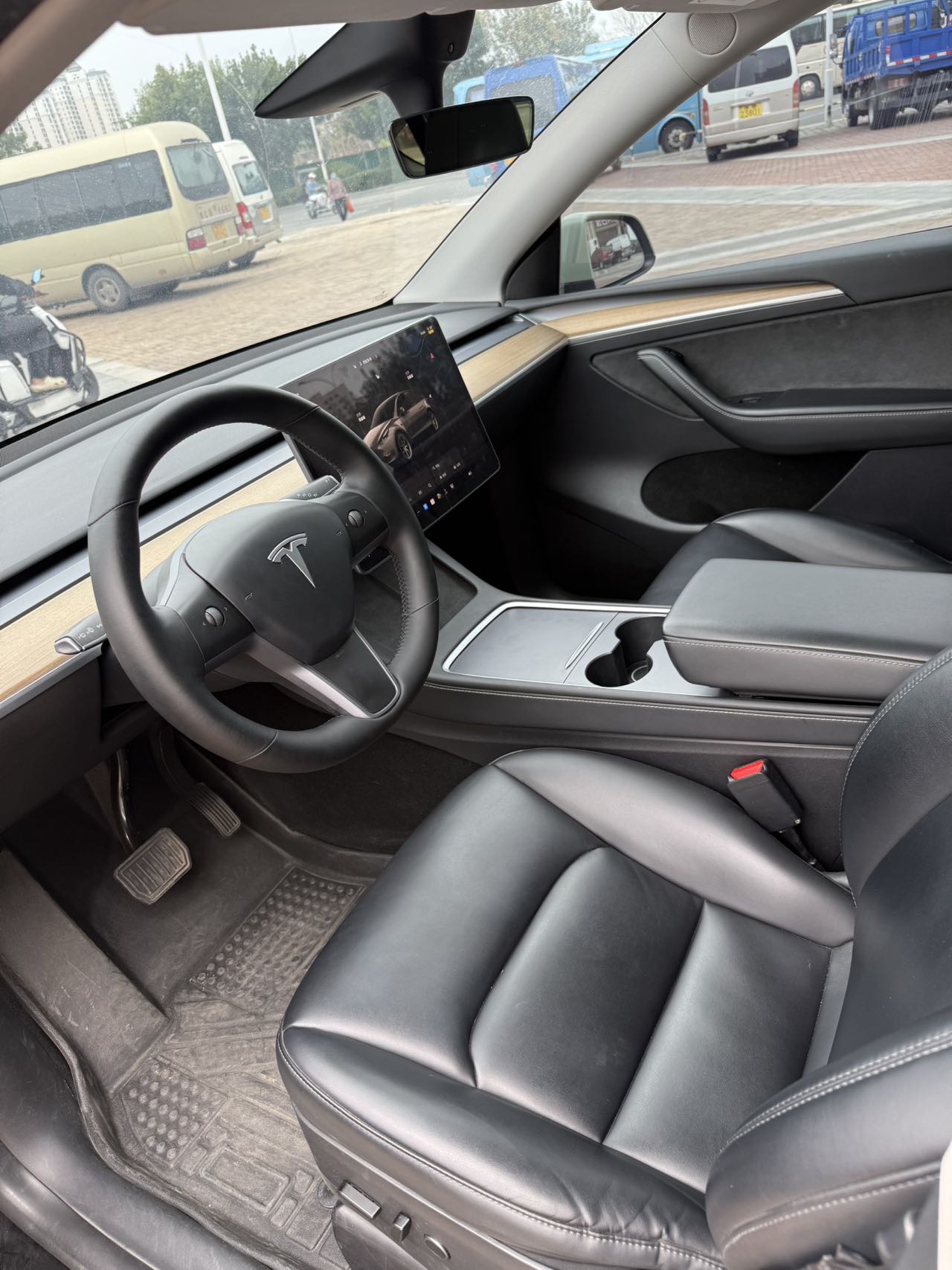 Tesla Model Y 2022 car image #4