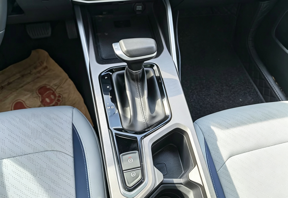 GEELY Emgrand 2022 #13 GEELY Emgrand 2022 car image #13
