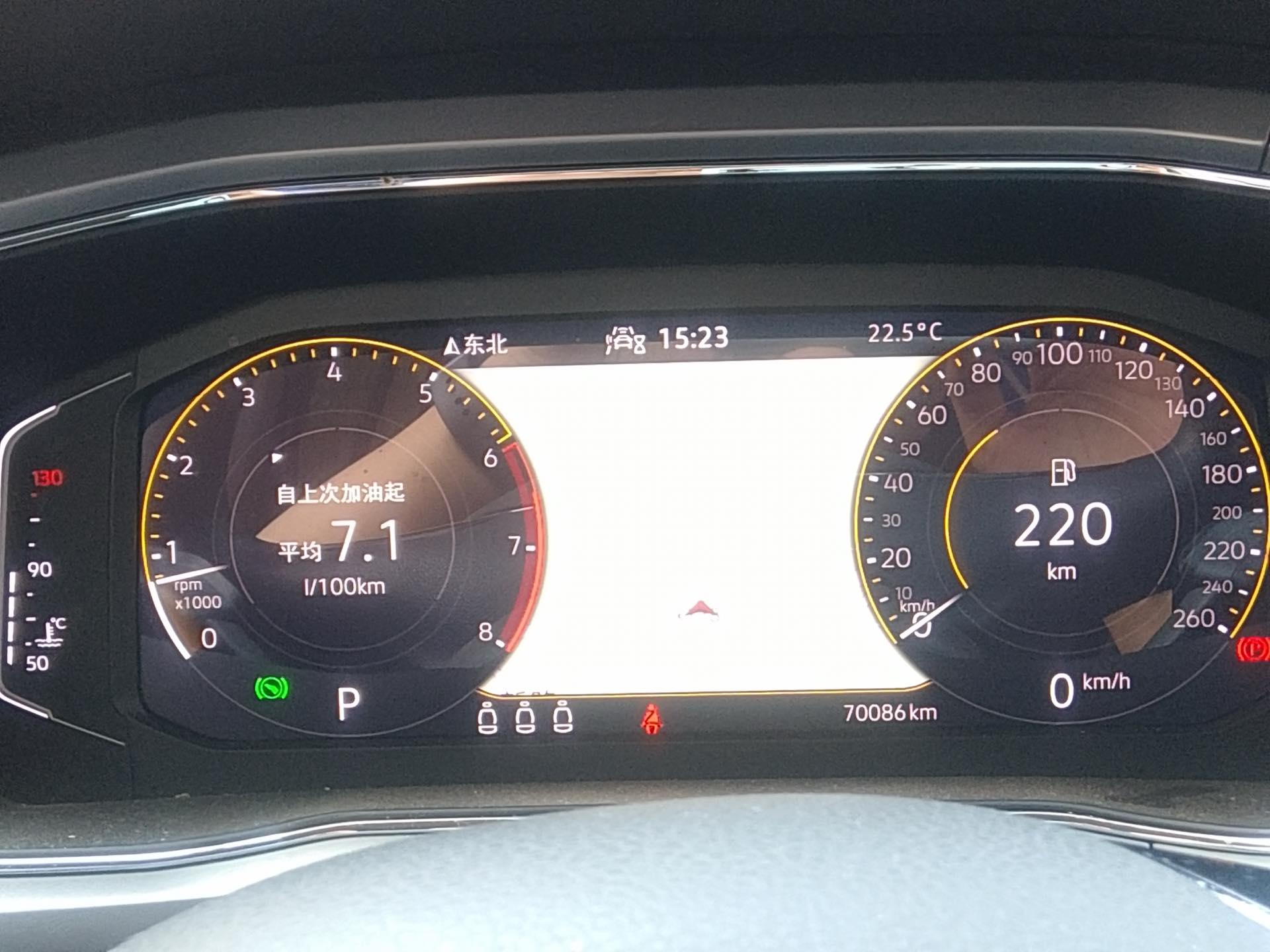 Volkswagen T-Cross 2022 car image #3