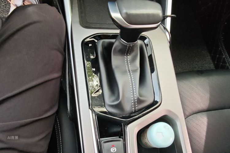 GEELY Emgrand 2022 immagine di auto #16