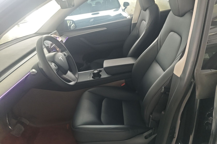 Tesla Model Y 2024 #15 Tesla Model Y 2024 car image #15