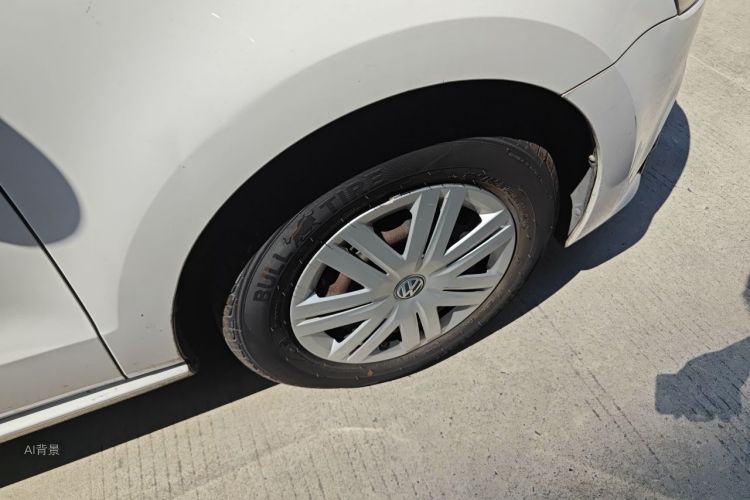 Volkswagen Polo 2016 car image #9