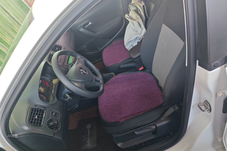 Volkswagen Polo 2019 car image #17